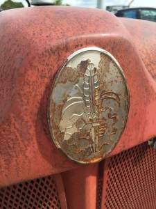 Low-Pressure-Blasting-Fordson-Dexta-tractor-blasted-and-painted