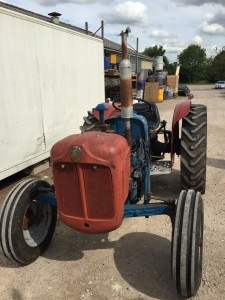 Low-Pressure-Blasting-Fordson-Dexta-tractor-blasted-and-painted